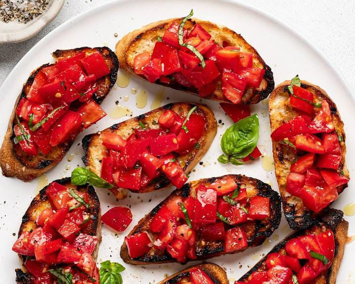 Use Mozzarella cheese and avocado as topping 