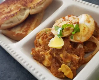 Egg masala with Pao